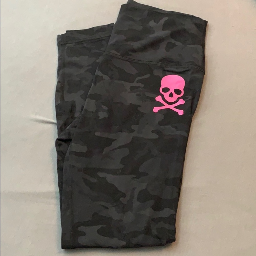 Lululemon/Soul Cycle camo leggings with pink skull